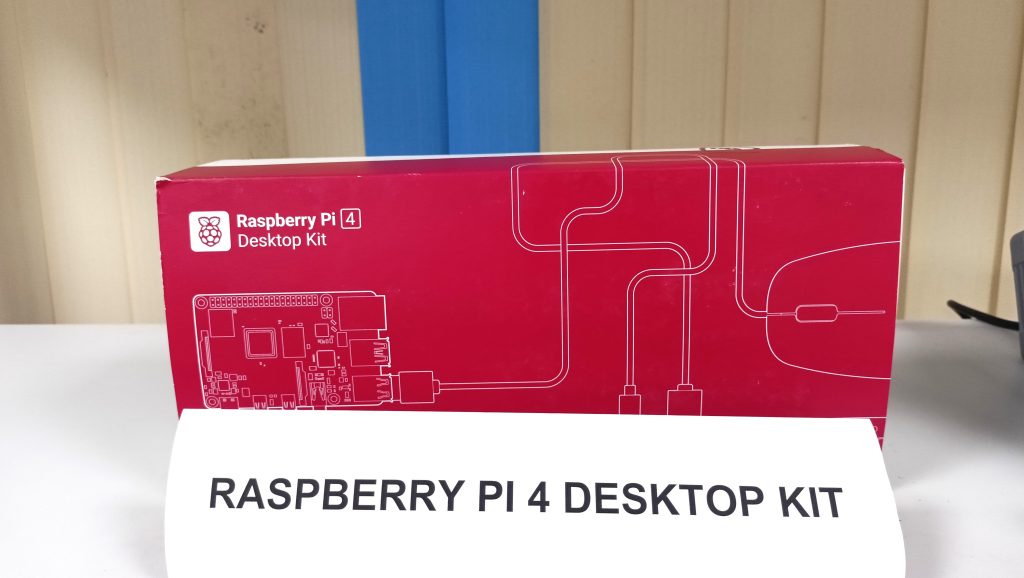 Raspberry Pi 4 Desktop kit